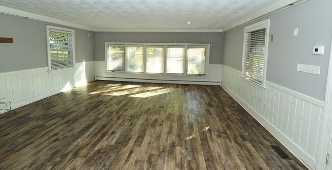 Building Photo - Water View, private wooded lot on dead end...