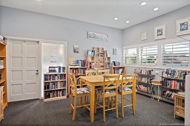 Building Photo - 6531 SE Federal Hwy