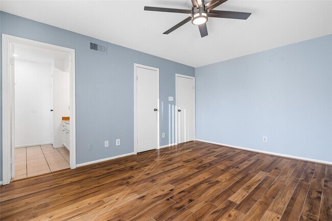 Building Photo - 3100 Walnut Bend Ln