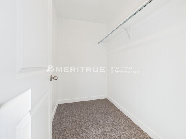 Building Photo - 1868 E 640 N