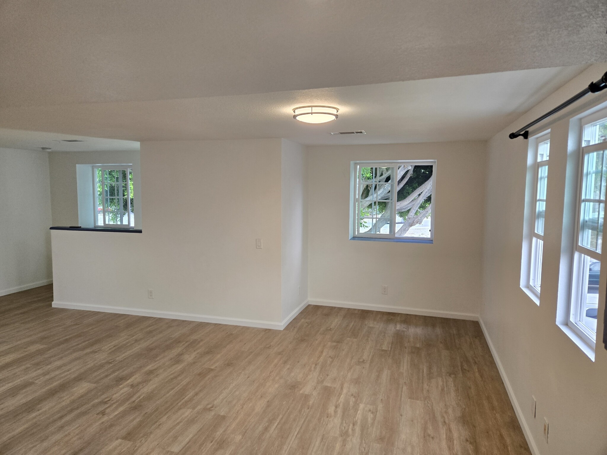 Building Photo - 1772 W 22nd St