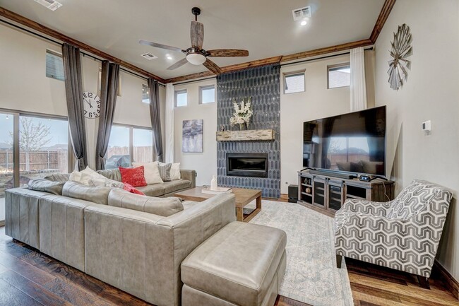 Building Photo - 4009 NE Realtree Dr