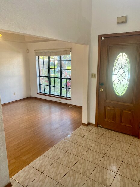 Building Photo - 1945 Zenaida Ave