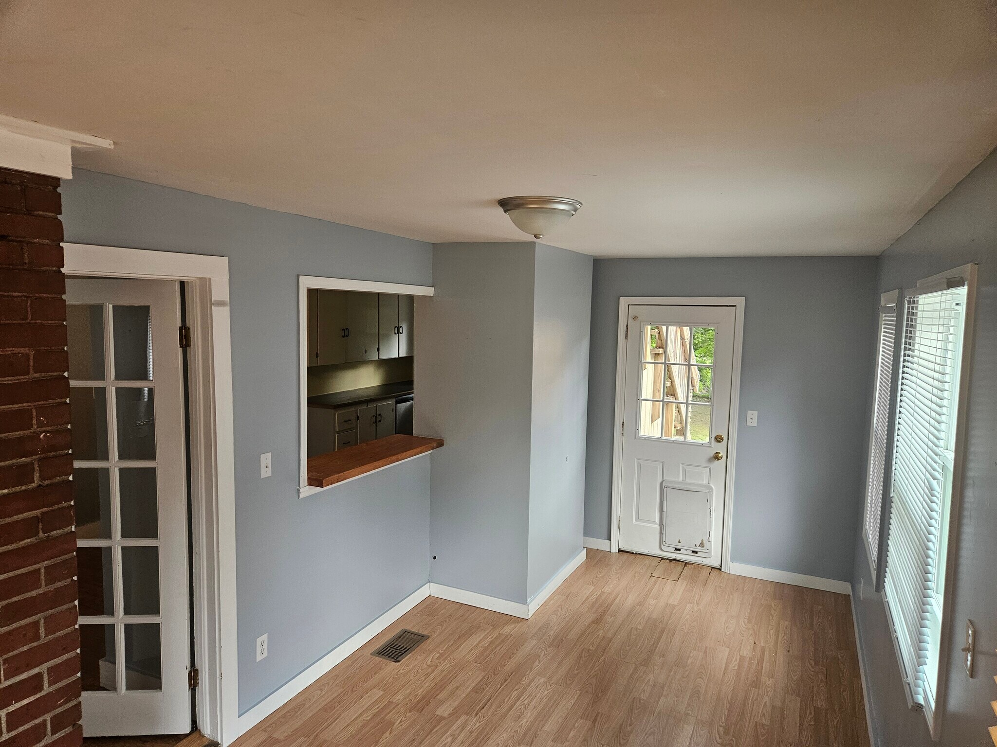 Bonus side room - 119 Avery St