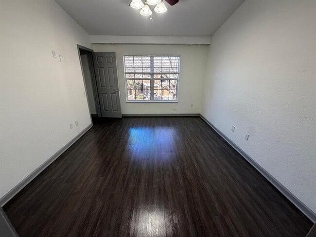 Building Photo - 2865 Polana St