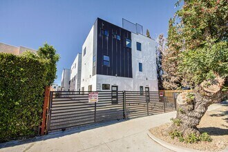 Building Photo - 6421 Troost Ave