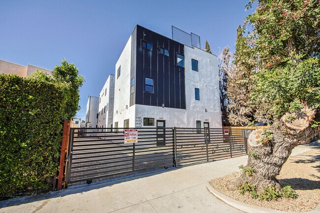 Building Photo - 6421 Troost Ave