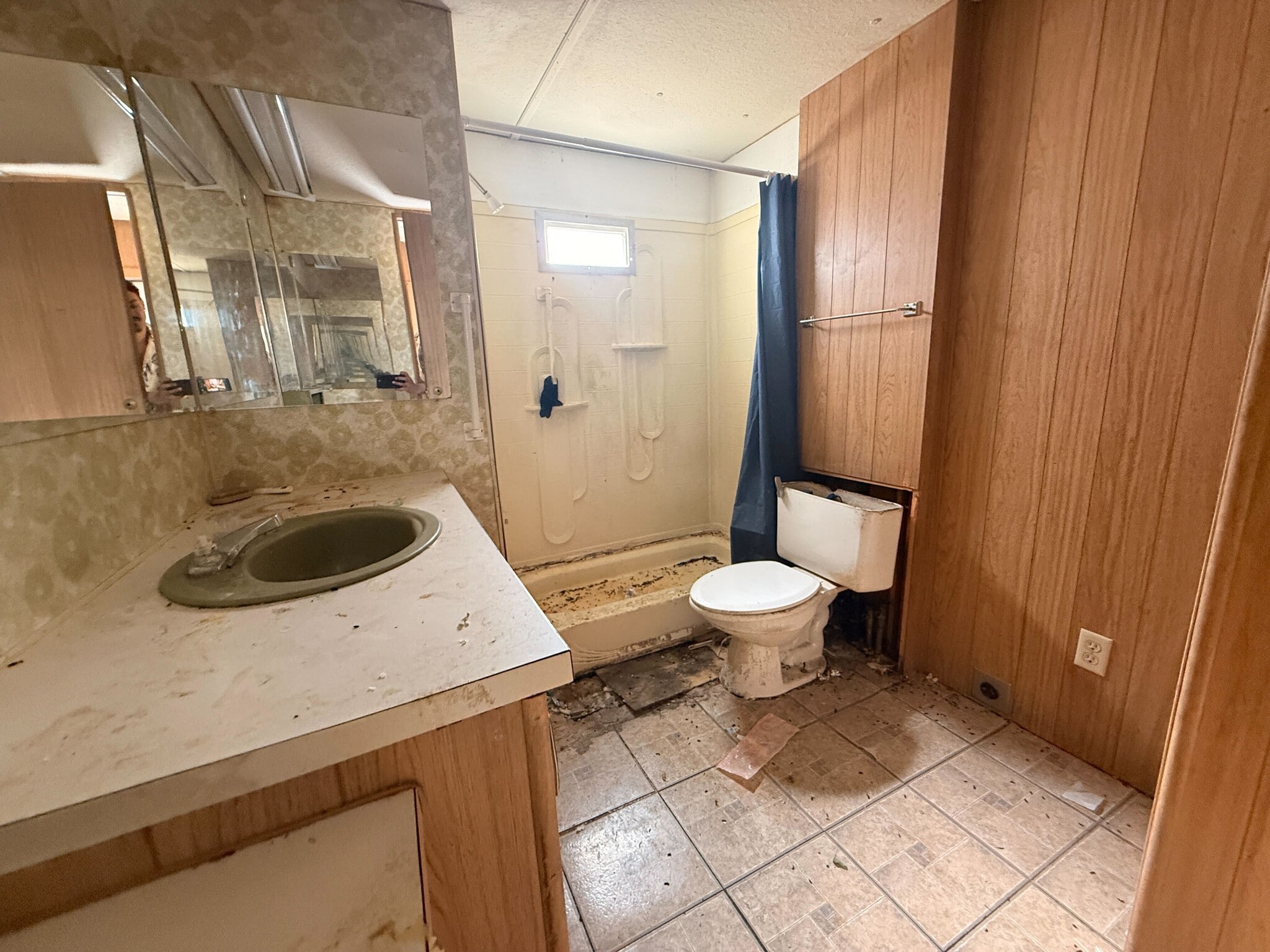 Building Photo - 3601 E Wyoming Ave