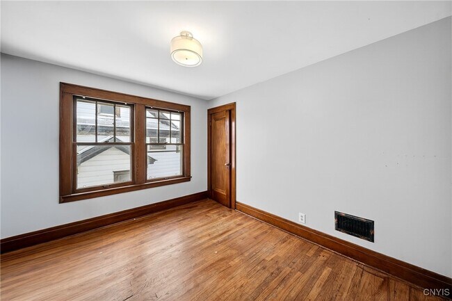 Building Photo - 1521 Grant Blvd