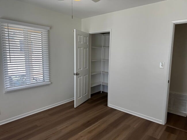 Building Photo - Remodelled 2 Bed 1 Bath Home with Garage a...
