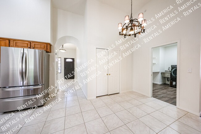 Building Photo - 4150 W Kent Dr