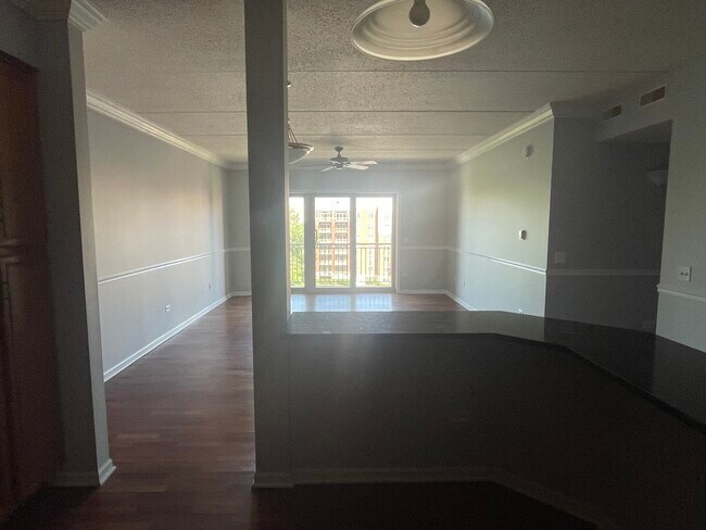 Building Photo - 8747 W Bryn Mawr Ave