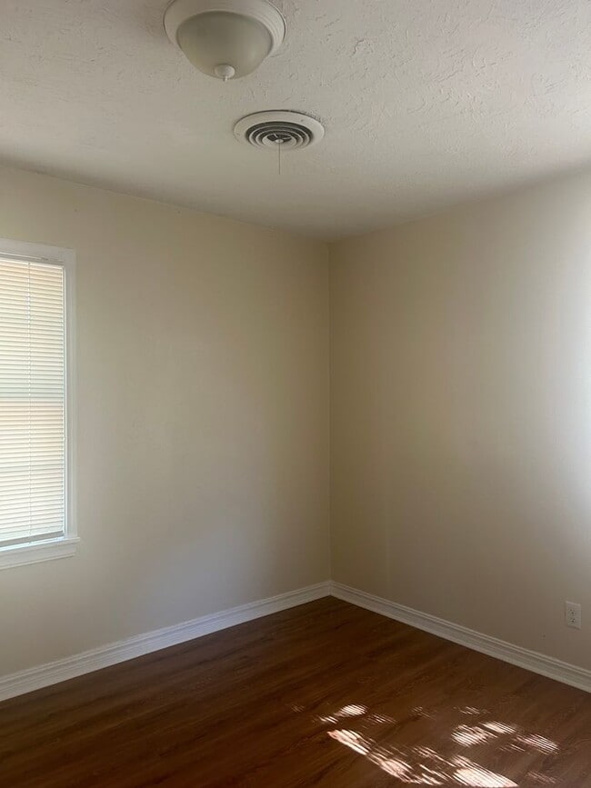 Building Photo - 1503 NW 18th St