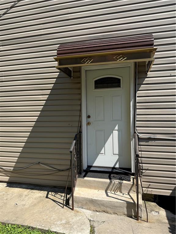 Primary Photo - 1144 E 72nd St