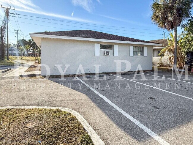 Building Photo - 3744 Estelle Ave