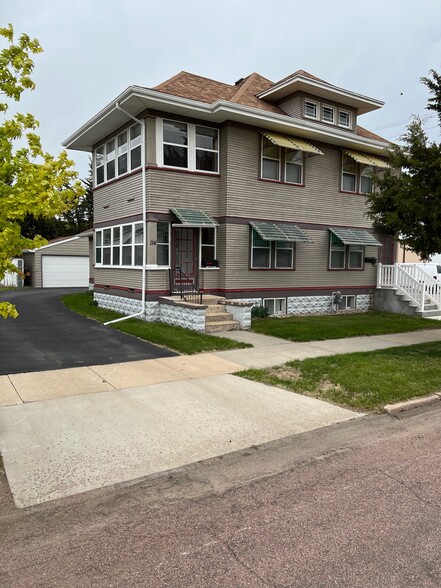 Primary Photo - 114 N Kimball St