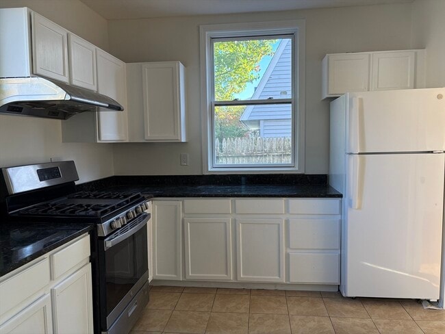 Building Photo - 57 Coburn Ave