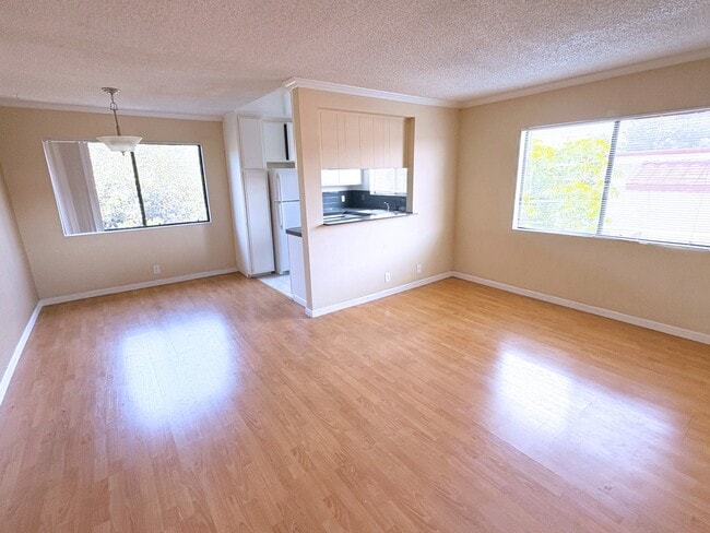 Building Photo - Franklin Vista Apartments