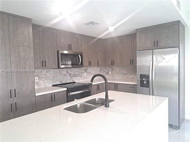 Building Photo - 1373 NW 1st St