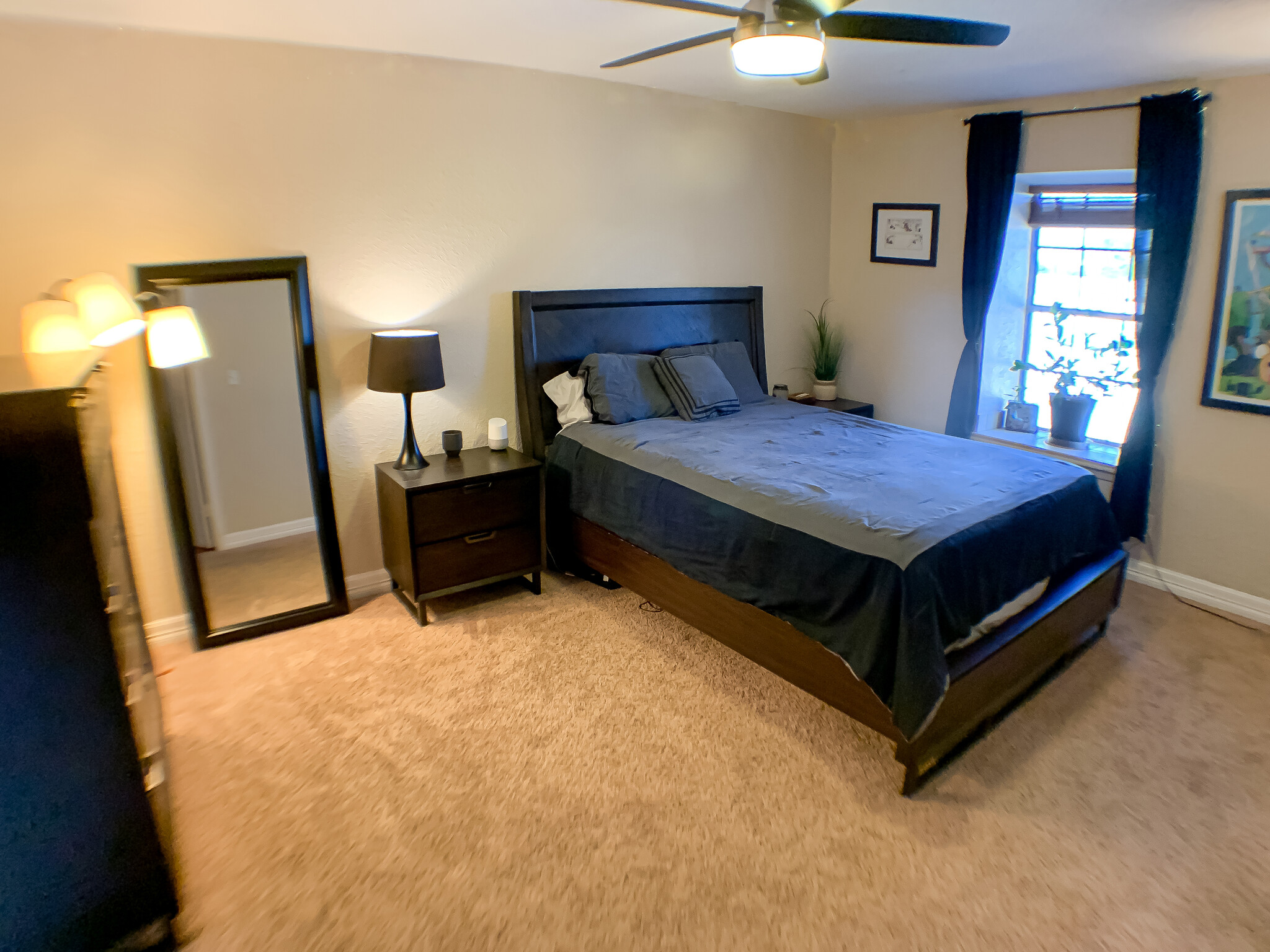 HUGE primary bedroom w/ window nook. Double walk-in closets make this a great space for couples. - 2425 Ashdale Dr