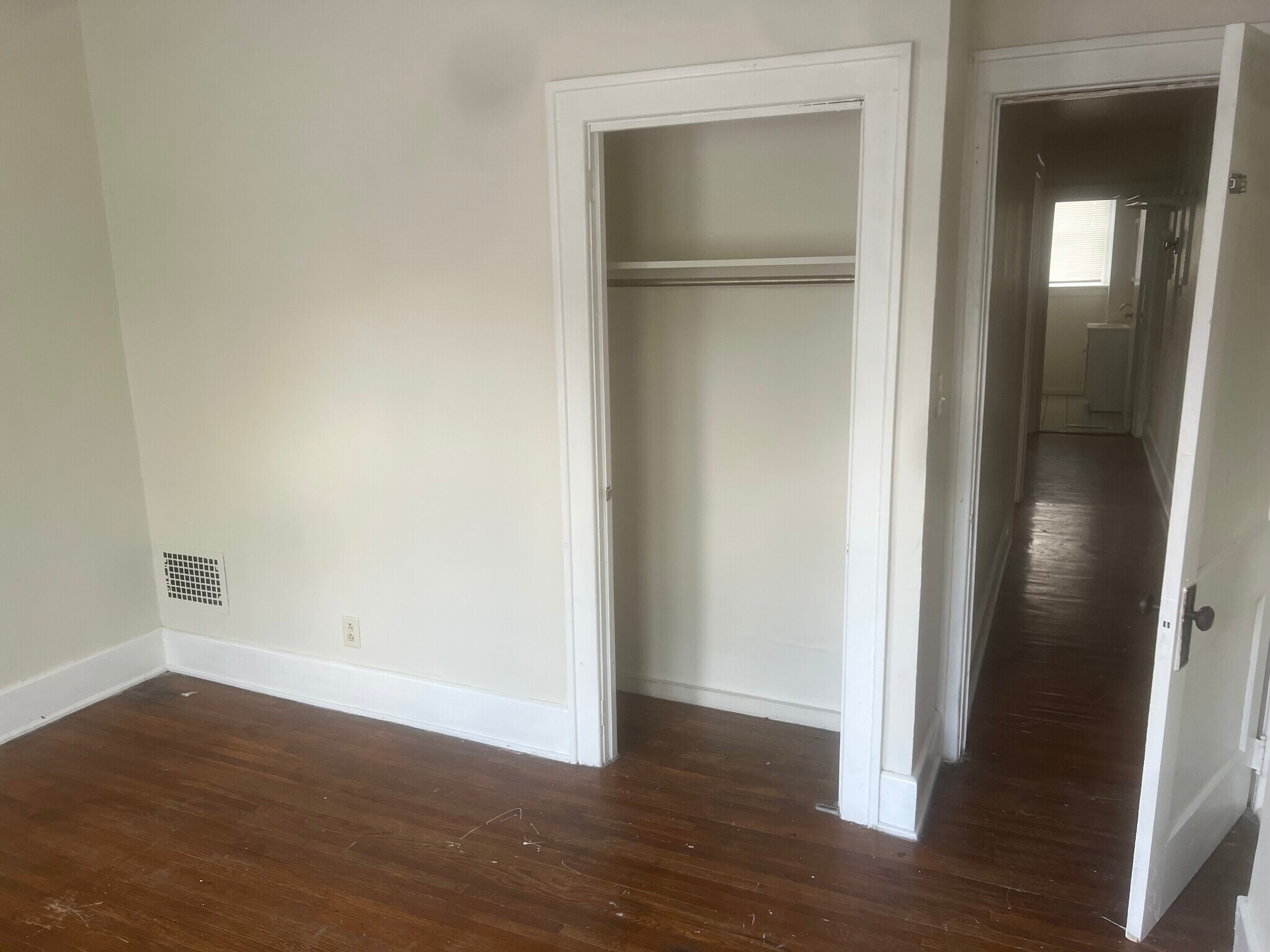 Bed 3 - 2476 N 4th St