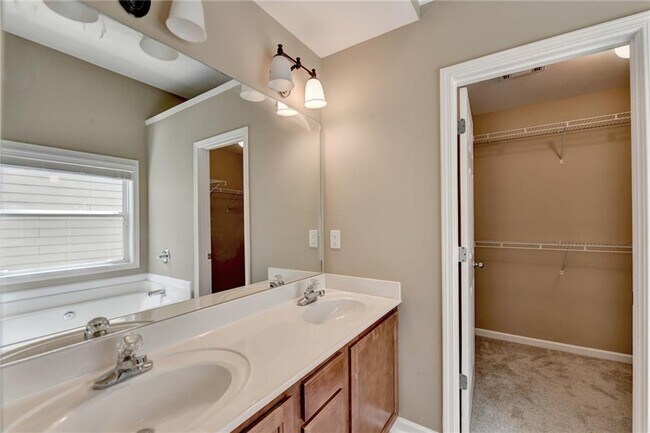 Building Photo - 5740 Crestwick Wy