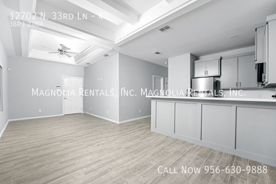 Building Photo - 12702 N 33rd Ln