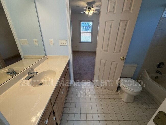 Building Photo - 2405 Twin Creek Ct SW