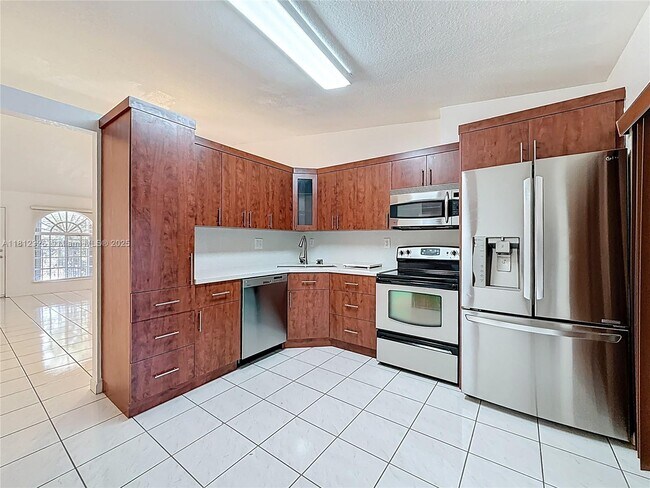 Building Photo - 17372 NW 76th Ct