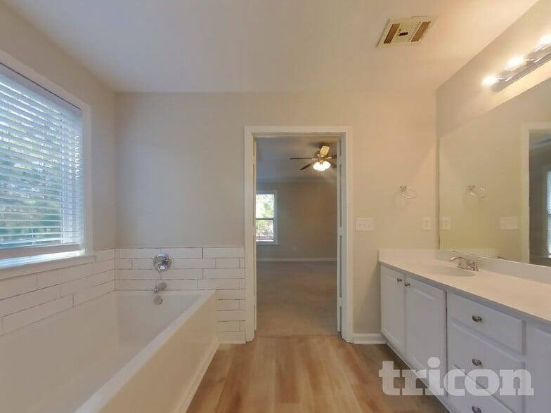 Building Photo - 5275 Argyll Ln