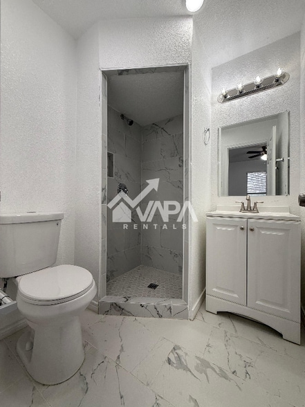 Building Photo - 7131 Rolling Hills Ln