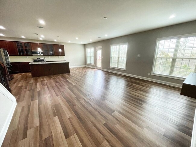 Building Photo - Gorgeous Newer Construction Home!