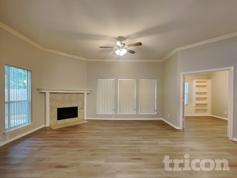 Building Photo - 5933 Sagebrush Trail