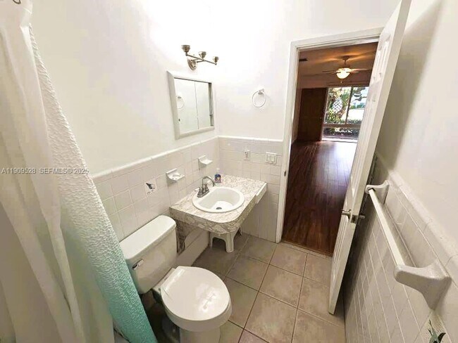 Building Photo - 3217 NE 7th Pl