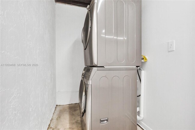 Building Photo - 10639 SW 113th Pl