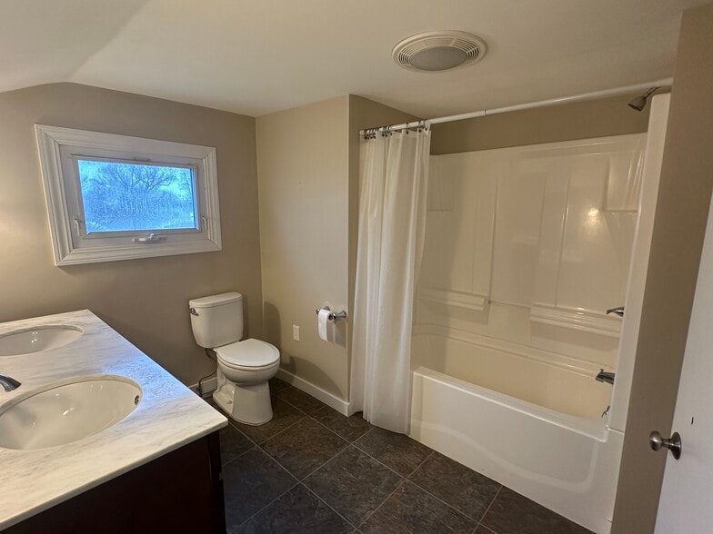 Building Photo - 6699 Barber Hill Rd