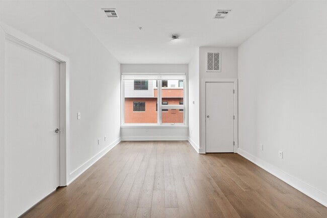 Building Photo - 260 Ave E