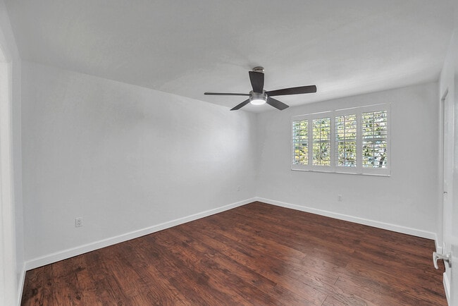 Building Photo - 4550 SW 68th Ct