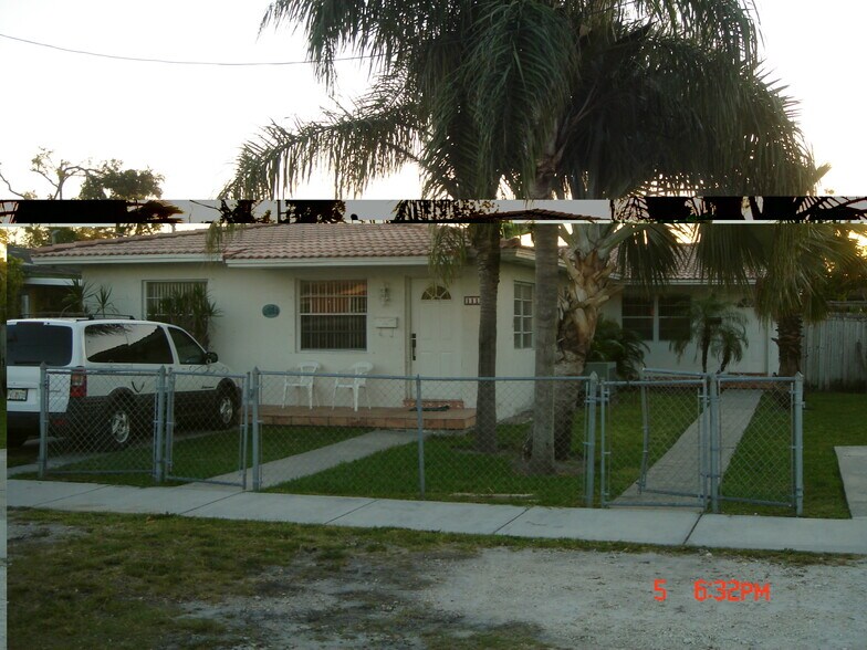 Building Photo - 1112 SW 78th Ct
