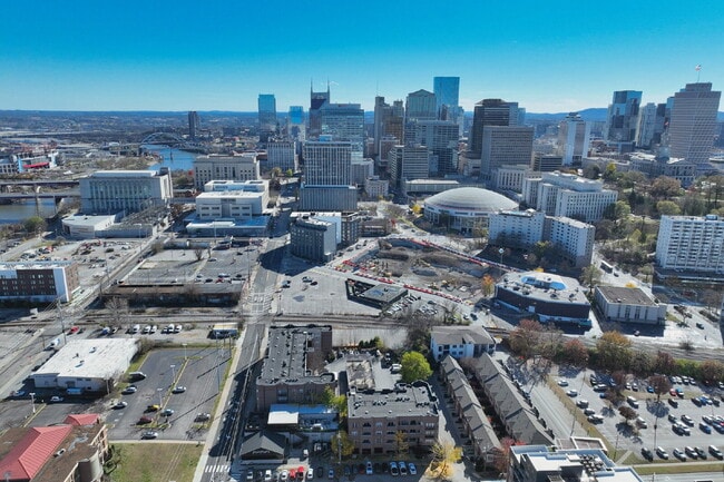 Building Photo - Spacious Germantown Gem!