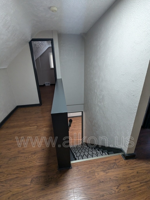 Building Photo - 4205 Coleridge St