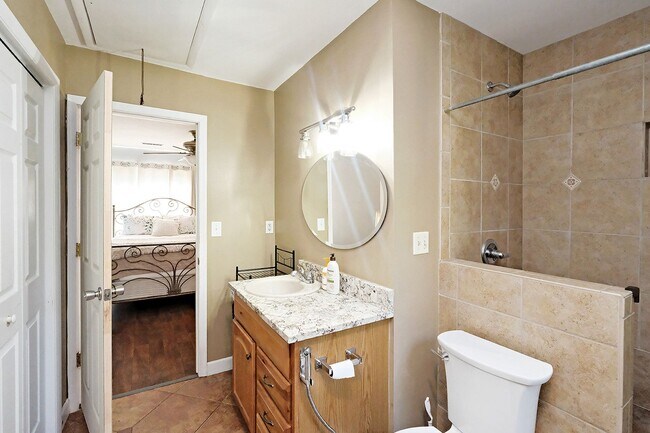 Building Photo - 1210 Chatham Ridge