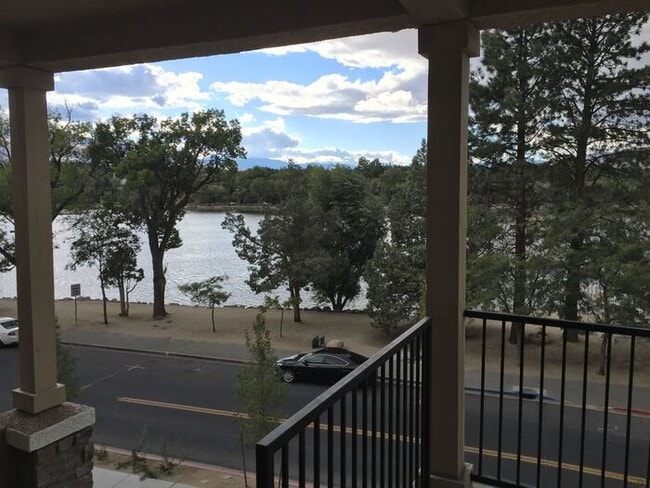 Building Photo - Lake View Resort Style Condo - Garage & Po...
