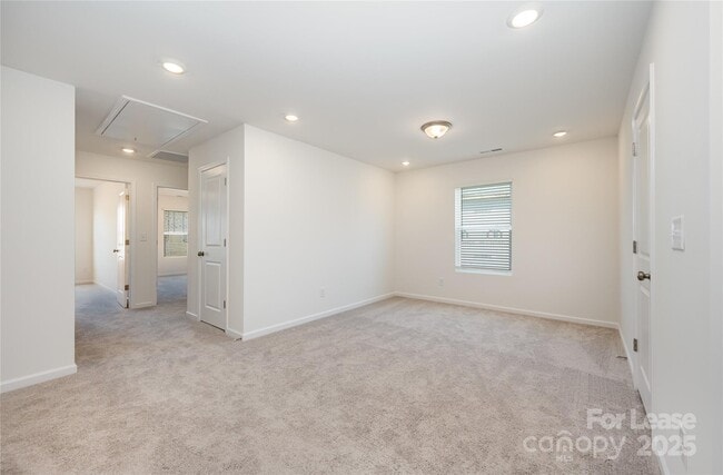 Building Photo - 3220 Lilac Grove Dr