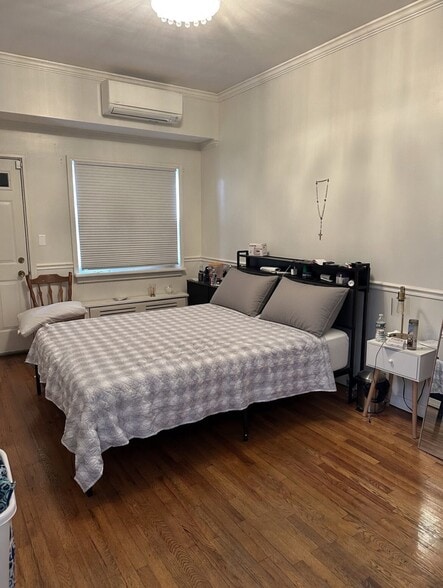 Bedroom 1 - 2370 Brigham St
