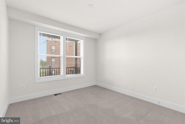 Building Photo - 238 Van Buren St