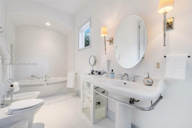 Building Photo - 100 Palm Ave