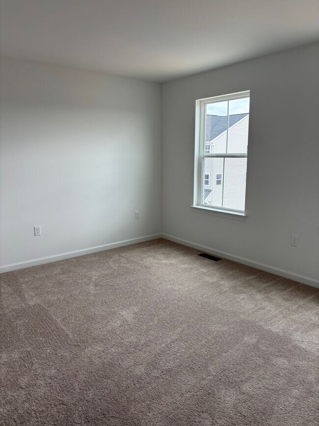 Building Photo - New Build! 3 Bedroom, 2.5 Bath NOW AVAILABLE!