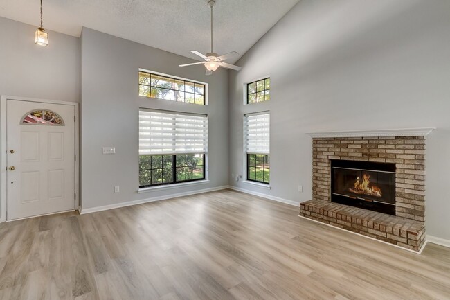 Building Photo - Home on Amelia Island