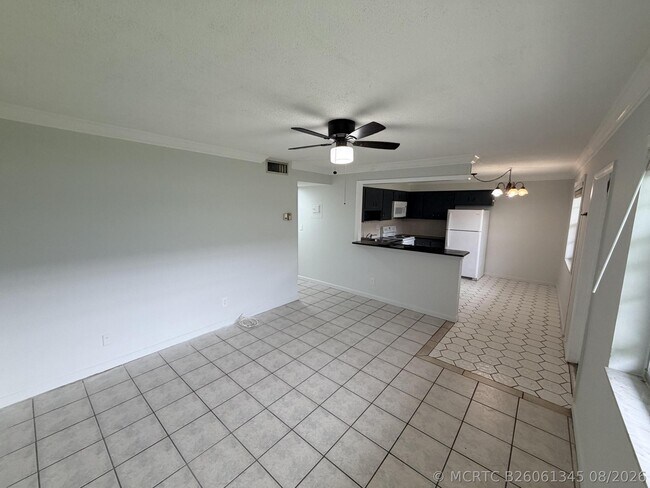 Building Photo - 6191 SW 37th St